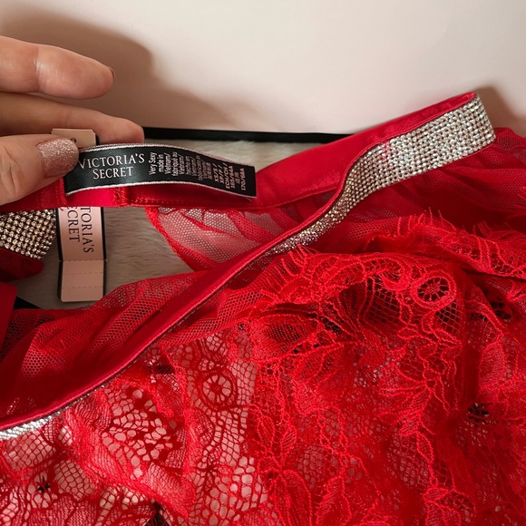 Victoria’s Secret Rhinestone Shine Red Lace Skirt with Garters NWT - Picture 11 of 16